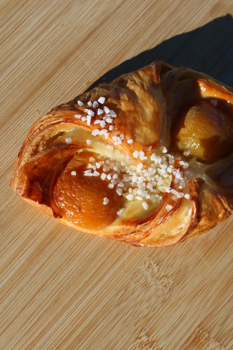 CROISSANT AUX ABRICOTS