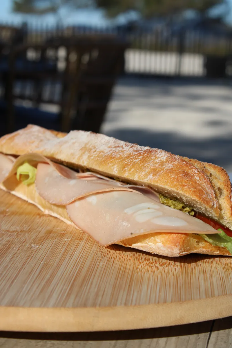 SANDWICH MORTADELLE ET CRUDITÉS
